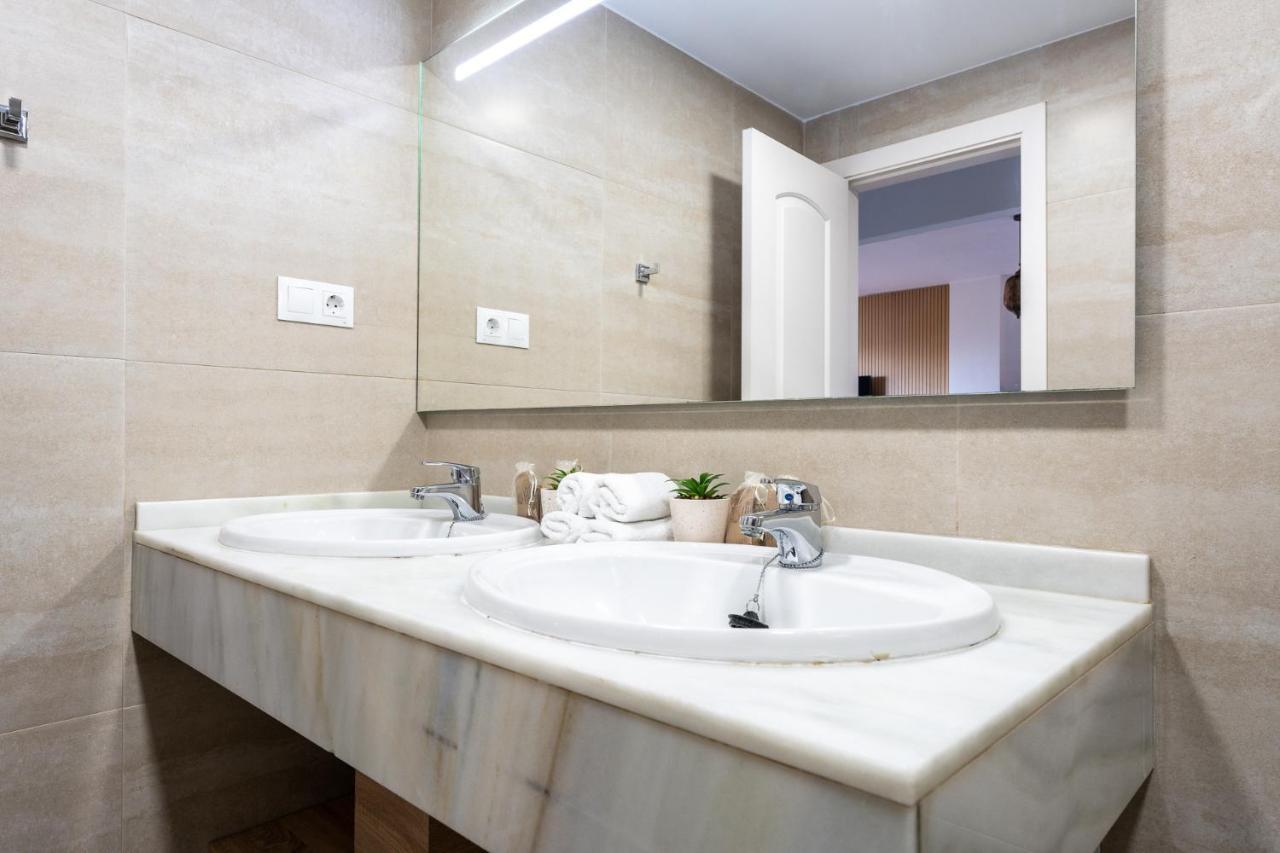 Benalmadena Beachfront Retreat Big Balcony And City Sea Views Leilighet Eksteriør bilde